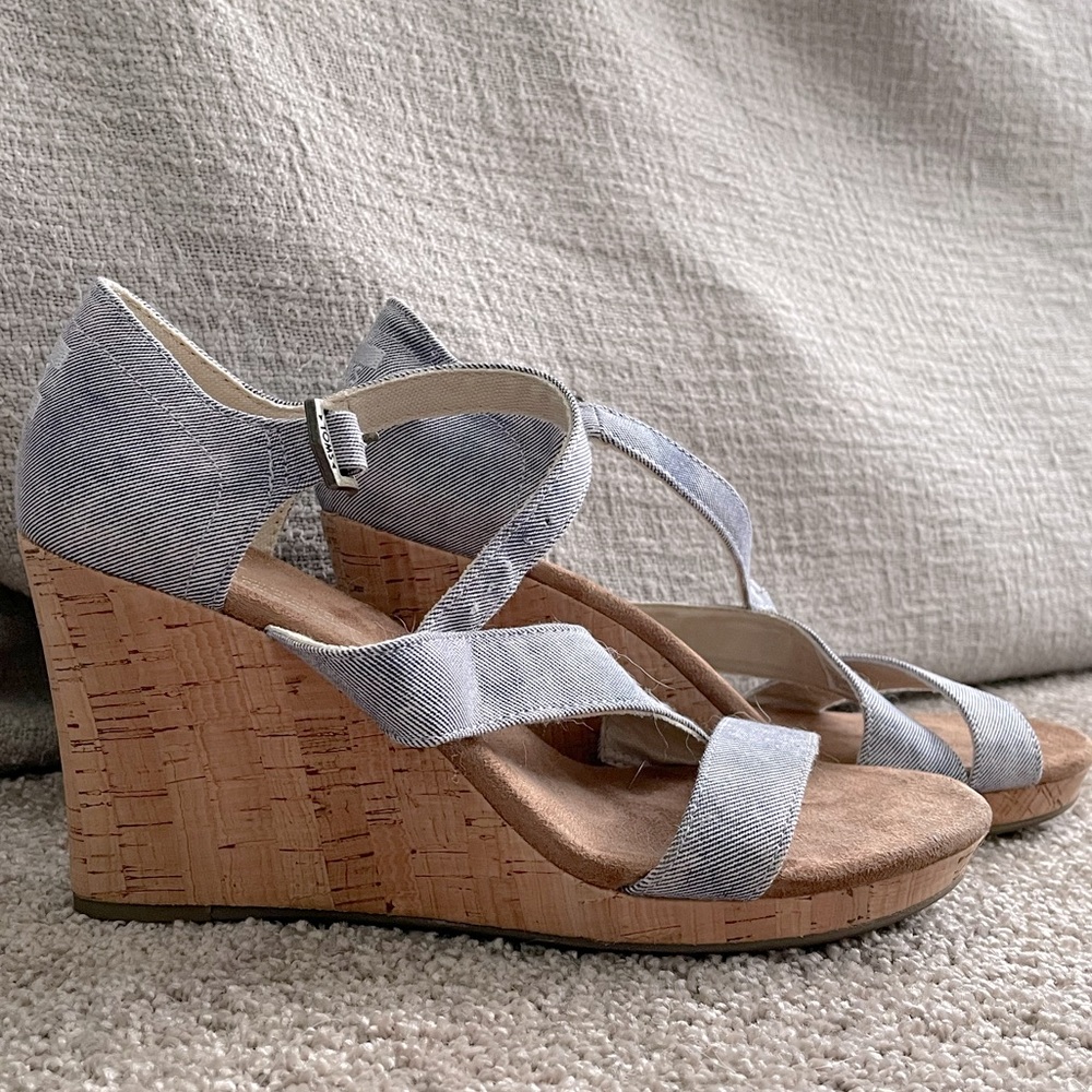 Toms Wedge Sandals - NWOT Women’s 9